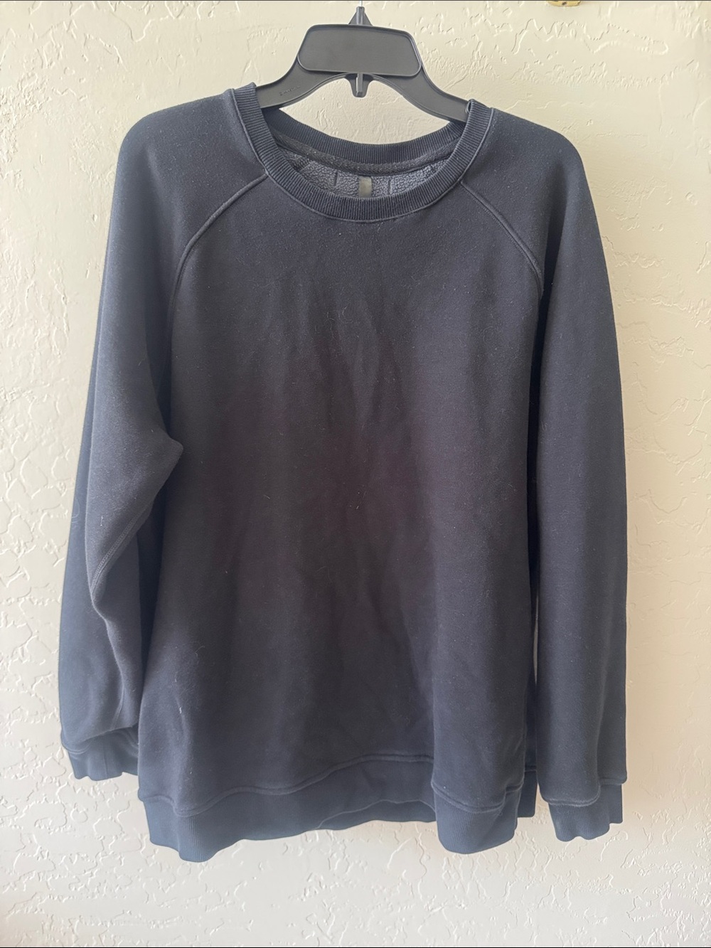 Fabletics Men's Black Crewneck Pullover